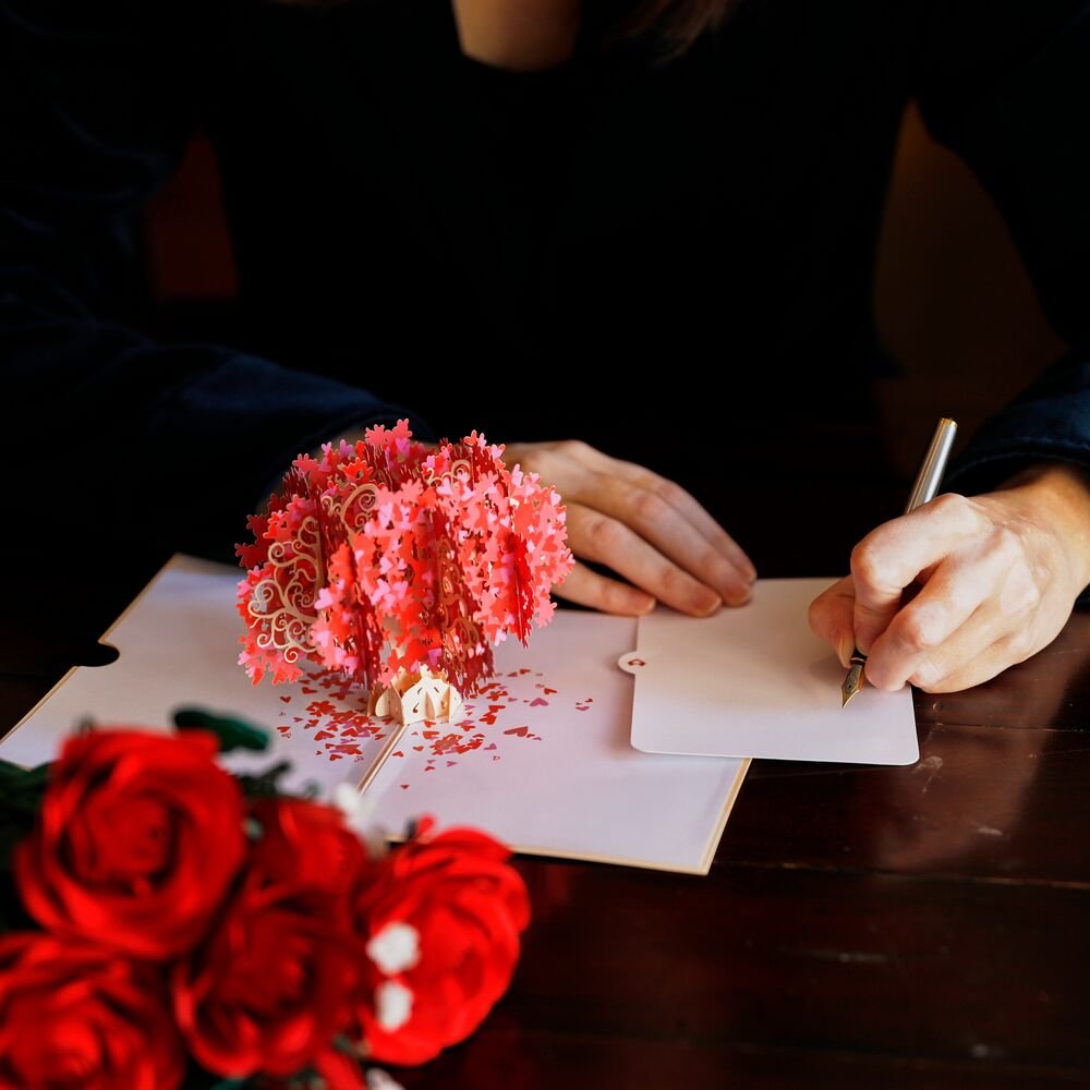 Lovepop - Valentinstagsbaum 3D Pop - Up Karte - Onlineshop für außergewöhnliche Grußkarten und Paper Art - Online kaufen