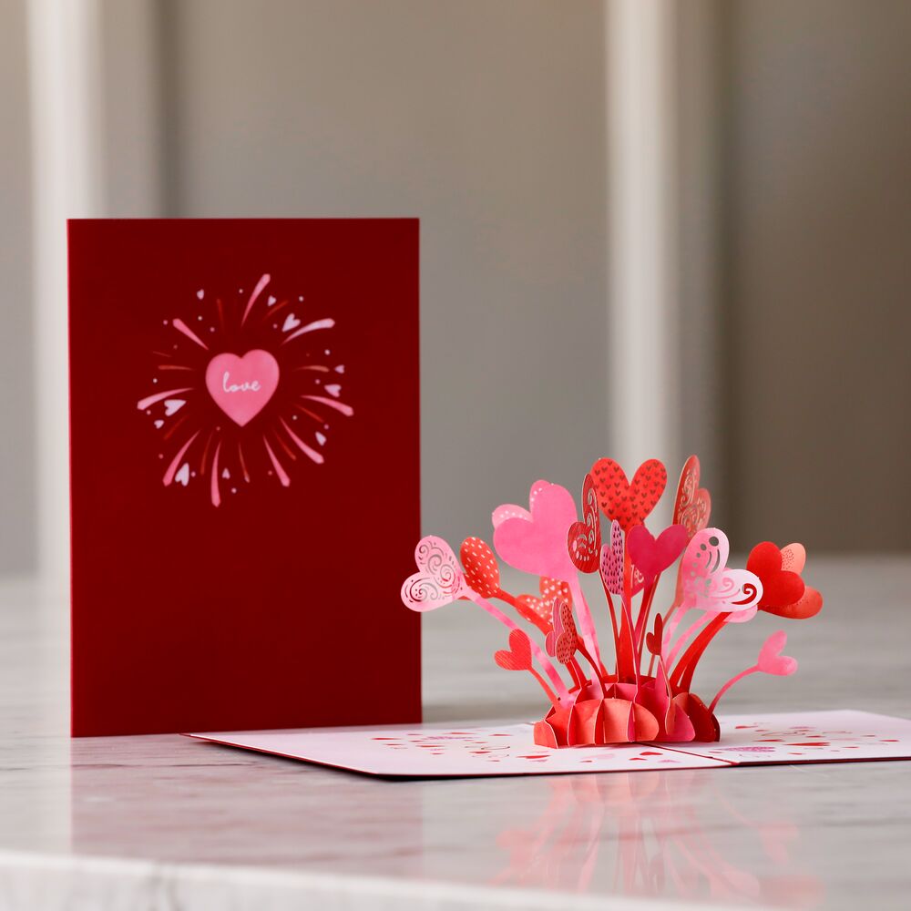 Lovepop - Handgefertigte Papierrosen + 3D Pop - Up Karte im Geschenkkarton - Onlineshop für außergewöhnliche Grußkarten und Paper Art - Online kaufen