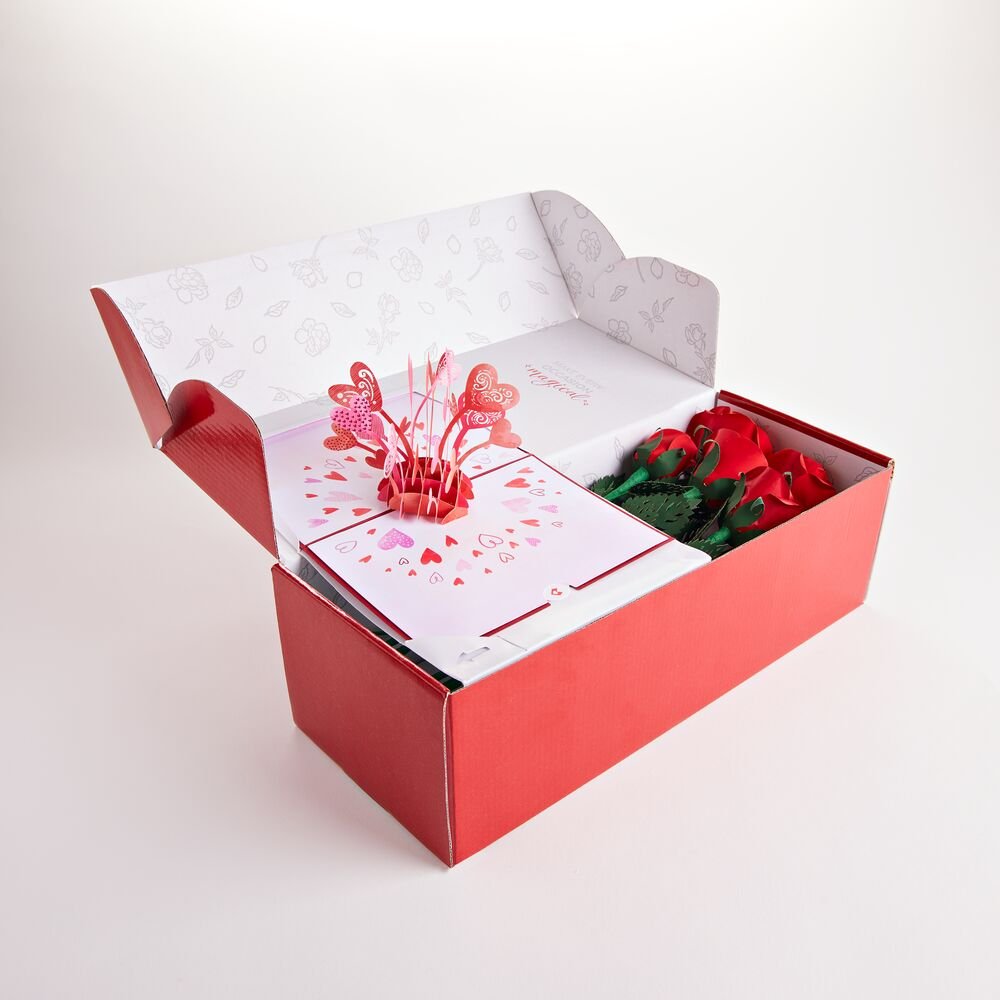 Lovepop - Handgefertigte Papierrosen + 3D Pop - Up Karte im Geschenkkarton - Onlineshop für außergewöhnliche Grußkarten und Paper Art - Online kaufen